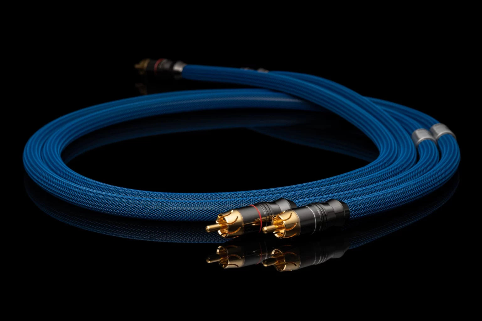 Albedo Blue Interconnects