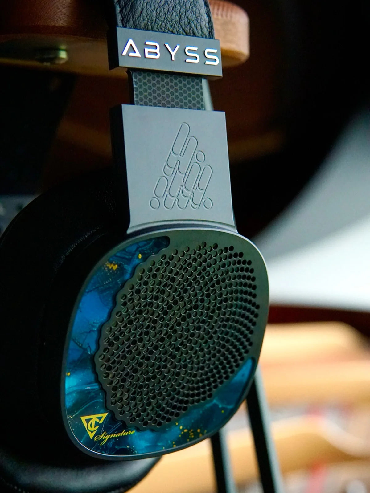 Abyss Diana TC Signature Planar Dynamic Headphones