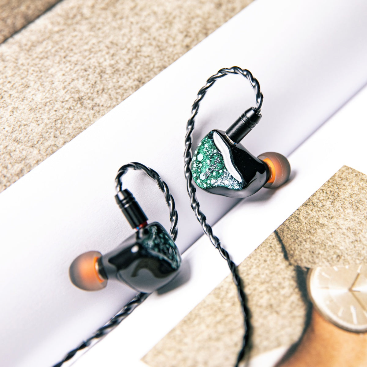 ZiiGaat Arcanis IEM, additional product view
