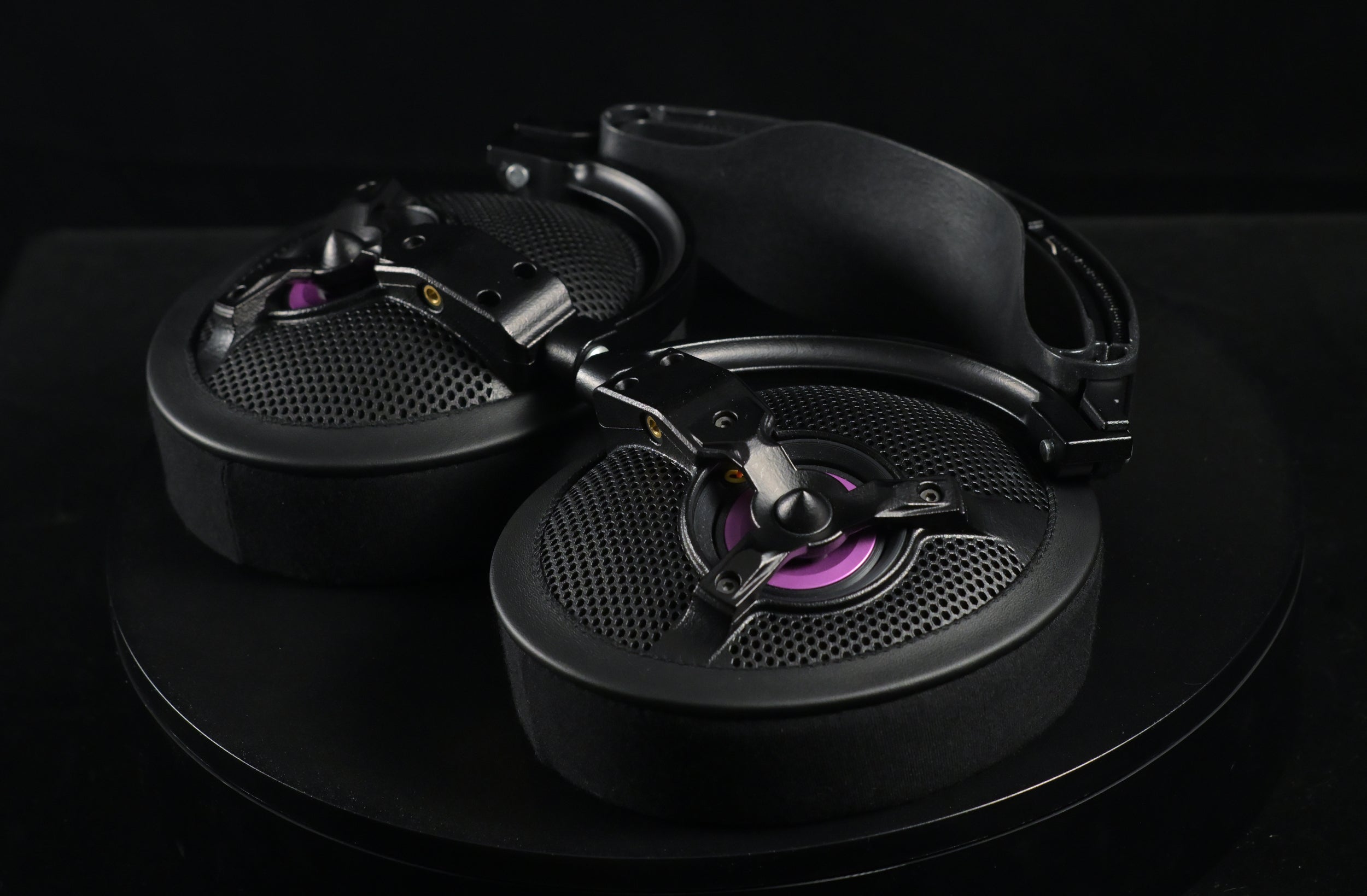 ETA Audio ULI open-back headphone flat lay showing both earcups and headband