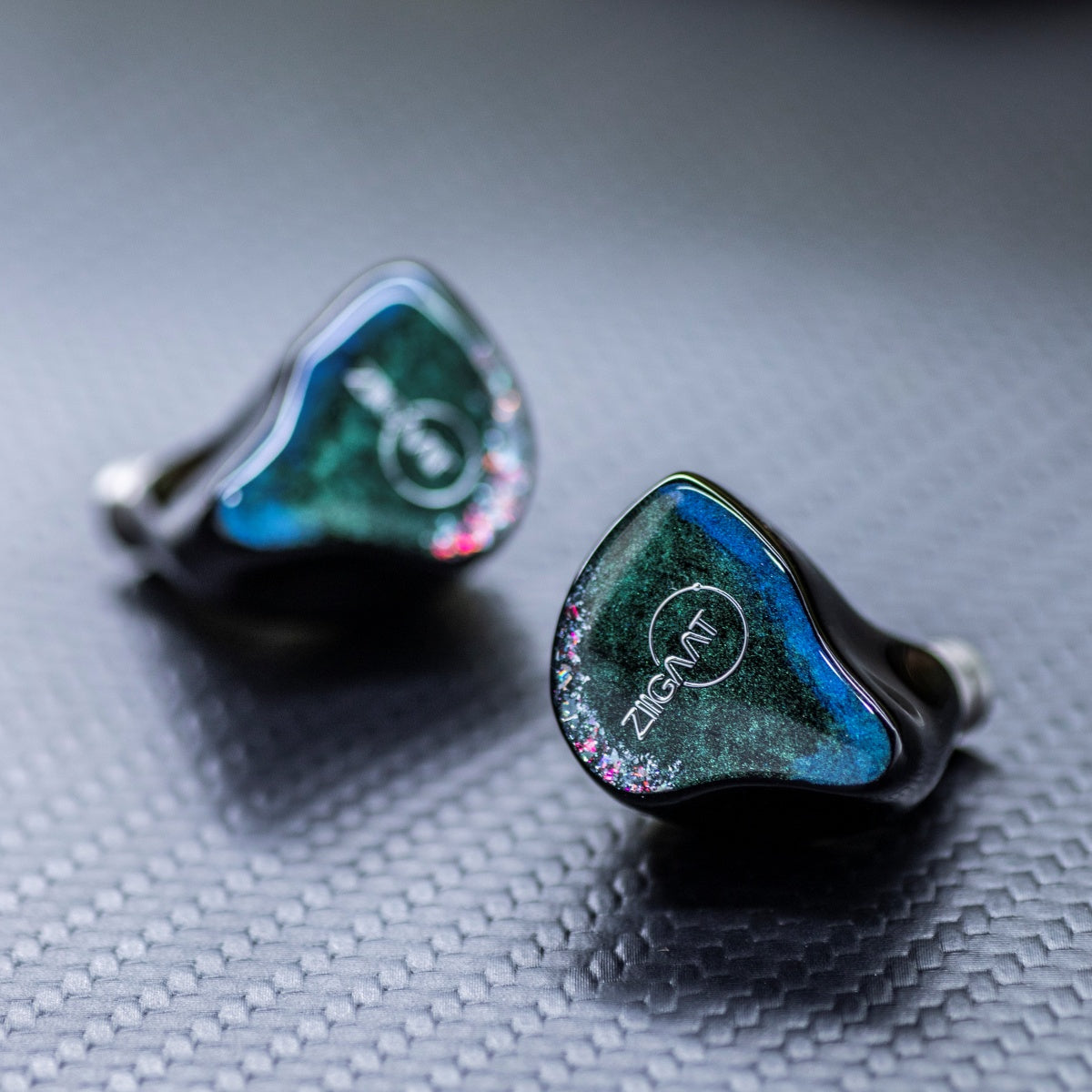 ZiiGaat Luna IEM, additional product view